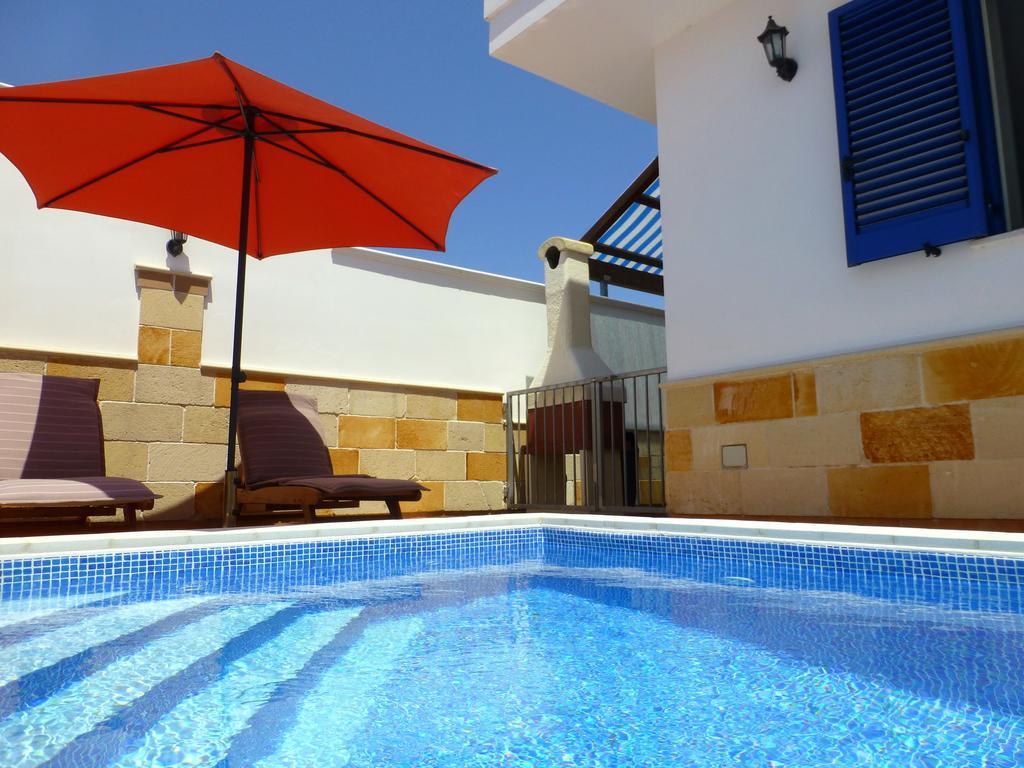Azzurra Villa *